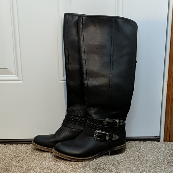 Carrage Distressed Sole Black Boots - Picture 1 of 5